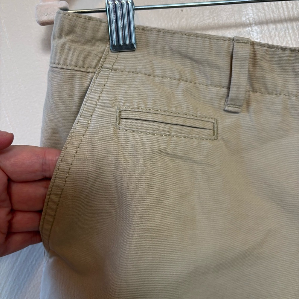 Gap Womens Shorts Chino Khaki 100% Cotton Pockets Short Tan Size 8R - Picture 3 of 7